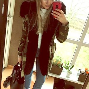 Big fluffy fur hooded camo parka / coat